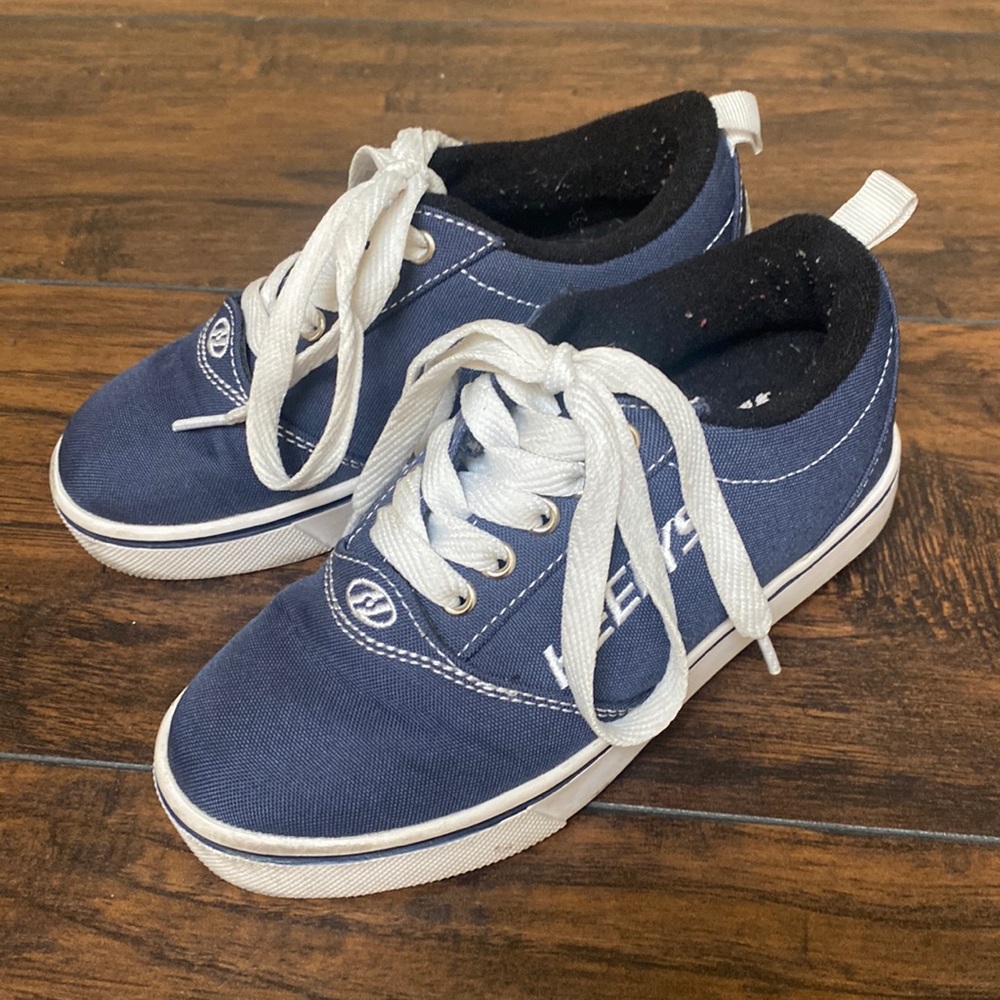 Kids Heelys Size 1